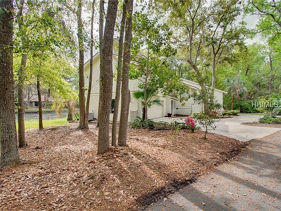 3rd image of 6 Trillium Ln