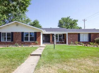 15 Ashbrook Dr, Saint Peters, MO 63376