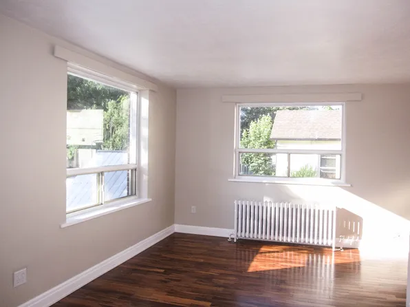 16 Church St E #8, Brampton, ON L6V 1E9