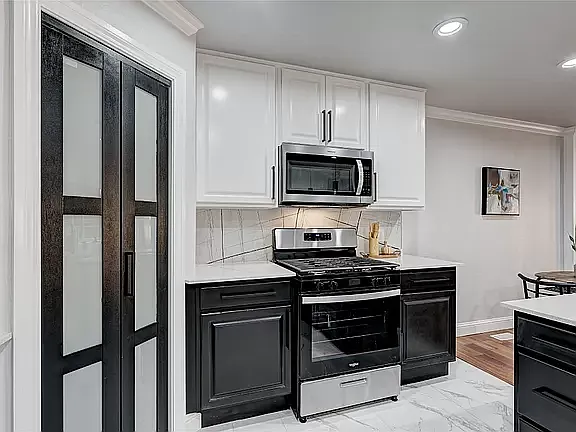 4328 NW 63rd St — Photo 12