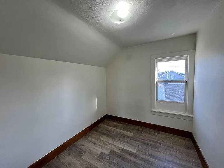 725 Werle Ave — Photo 8