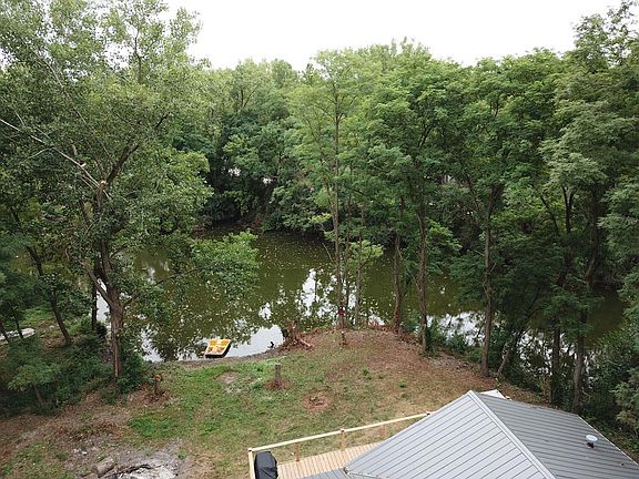 5th image of 348 E Autumn Dr