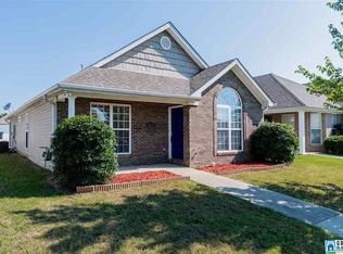 2017 Village Ln, Calera, AL 35040