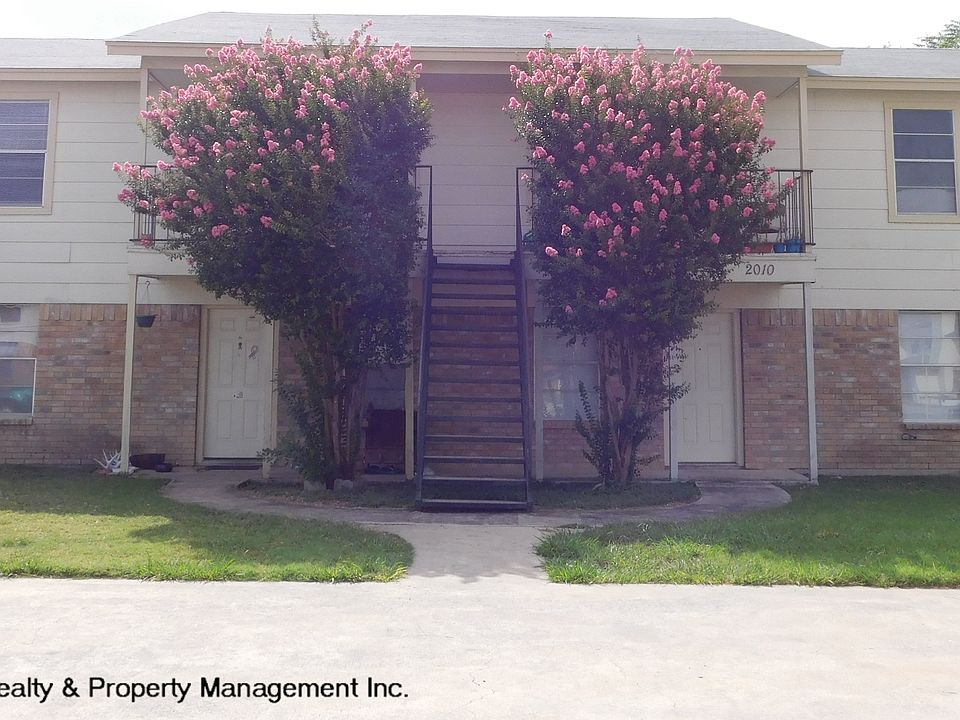1st image of 2010 Cedarhill Dr APT C