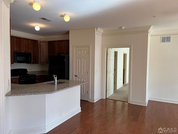 5th image of 2106 Enclave Cir