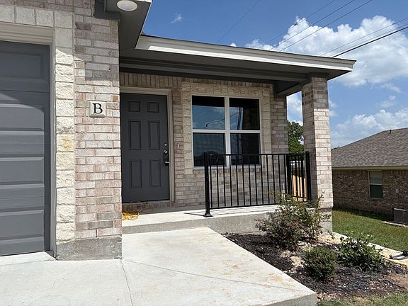2nd image of 2109 Wildewood Dr #B