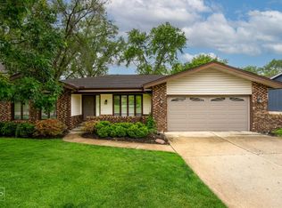 845 Marston Ave, Glen Ellyn, IL 60137