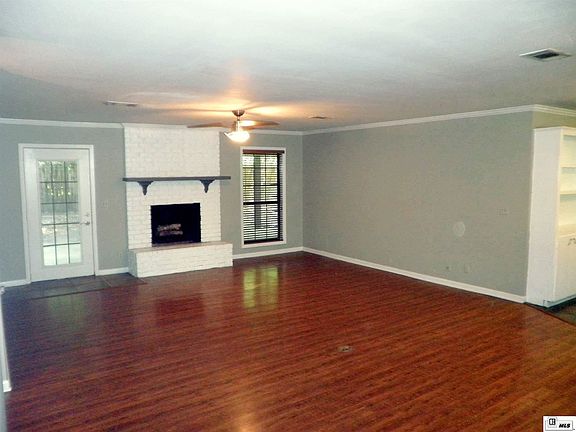 3rd image of 105 Weldwood Cir