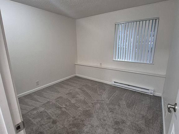 5th image of 704 NE Kane Dr #103OFFSITE-1229