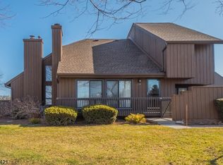 264 Kingsberry Dr, Somerset, NJ 08873