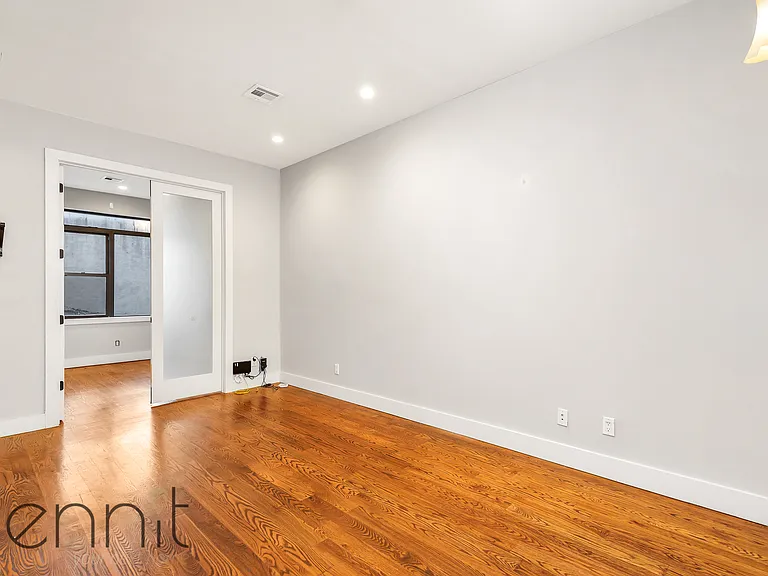 377 Onderdonk Ave #2B — Photo 8