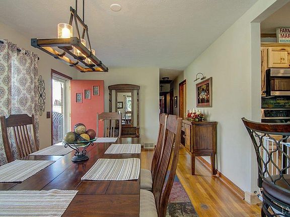 3rd image of 1441 Belmont Dr