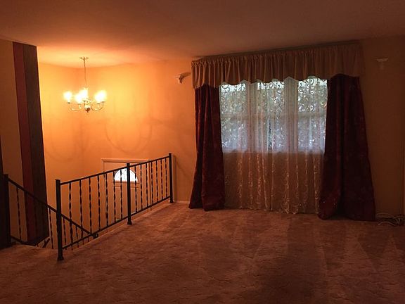 5th image of 4 Greybirch Ct