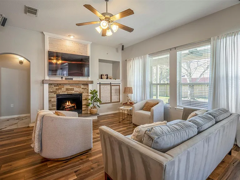 17603 Fall River Pass Ct — Photo 14
