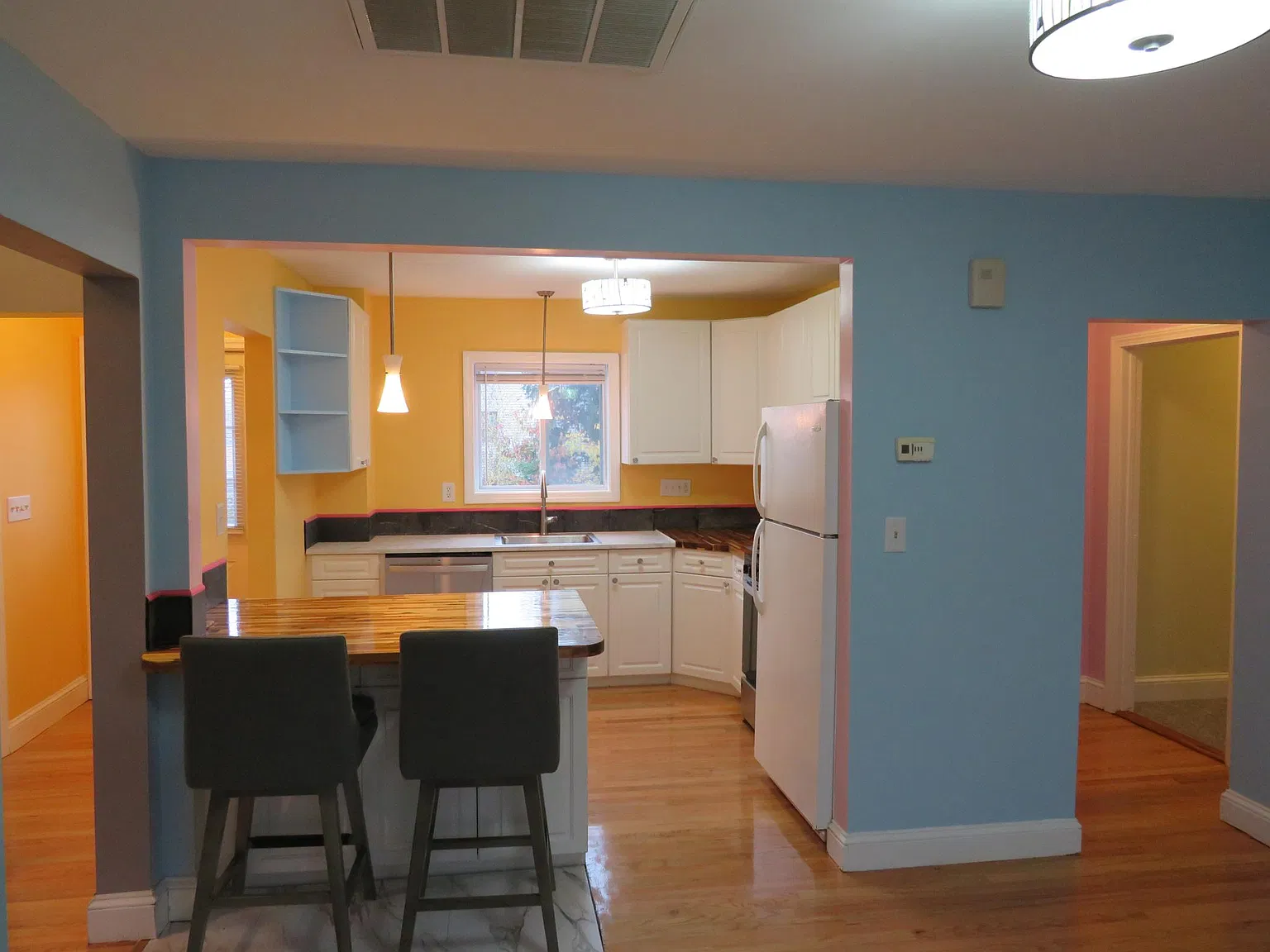 3 bed, 9999 sqft, $3,000 — Photo 3