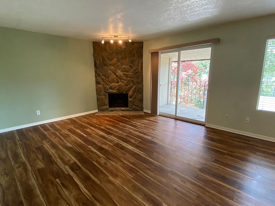 1st image of 11643 100th Ave NE APT 4C