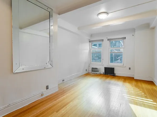 320 East 57th Street image 13 of 14