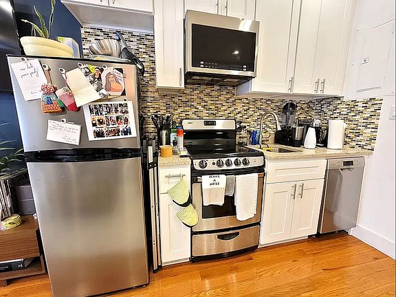 4th image of 334 E 94th St APT 3A