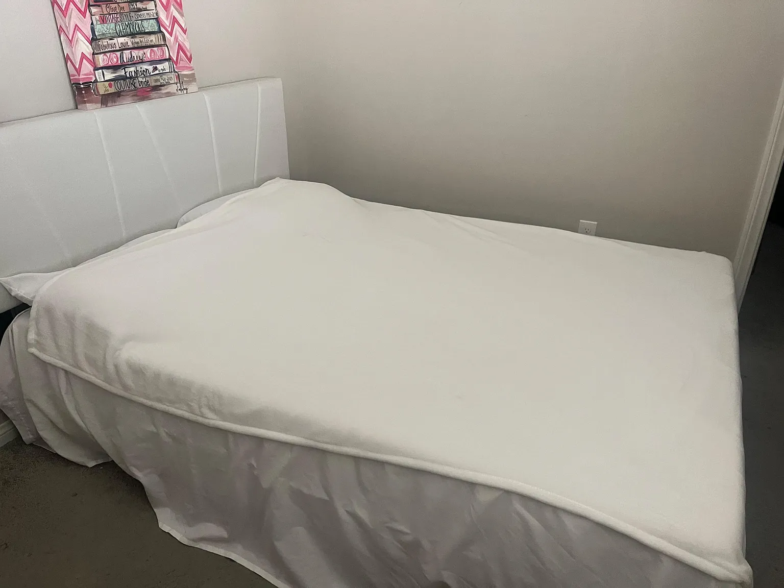 1 bed, 1.0 bath, 1900 sqft, $1,321 — Photo 1