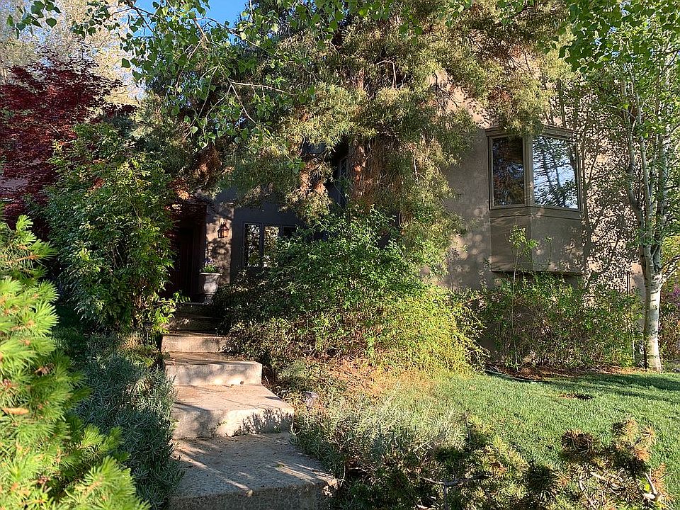 Front Door/Front Yard