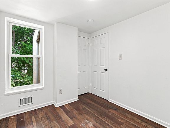 2nd image of 2846 Amber St