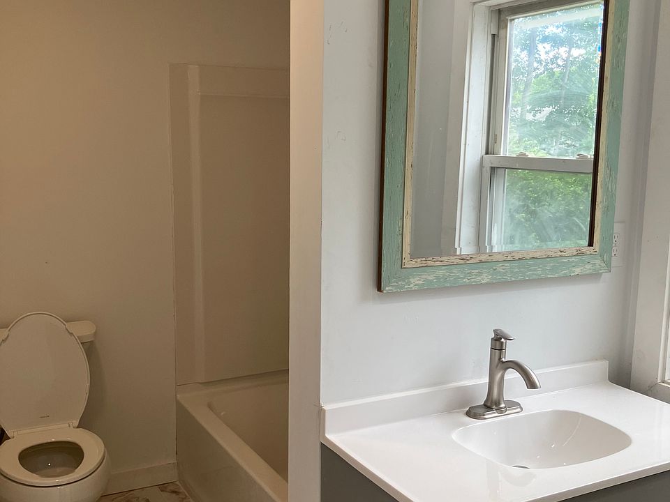 2nd image of 7 Rutland St APT 1