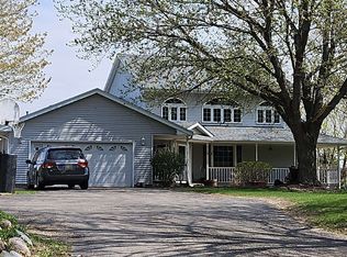 8547 N Hedge Rd, Byron, IL 61010