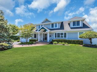 18 Beech Road, Islip, NY 11751