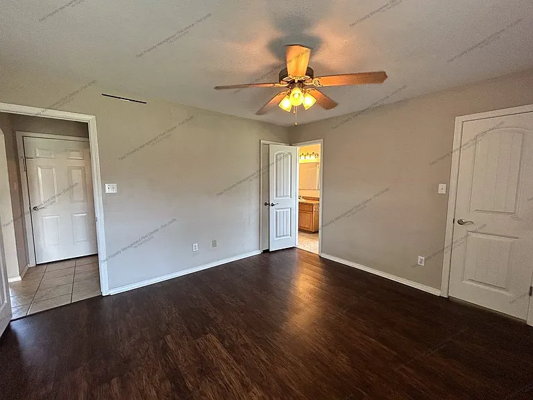 304 Bordeaux Cir — Photo 18