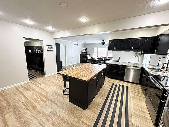 2nd image of 705 Waterloo Ave