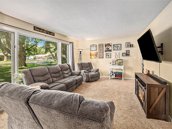 4th image of 688 Miller Ln