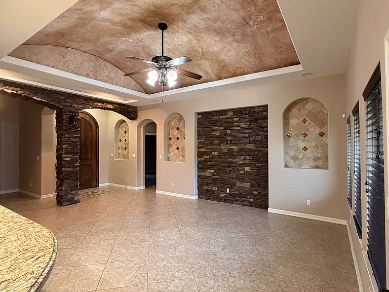1501 Granada Cir — Photo 19