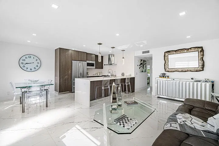 2 bed, 896 sqft, $3,000 — Photo 4