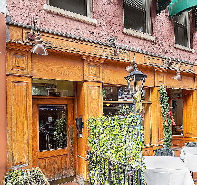 1st image of 121 Mulberry St APT 1