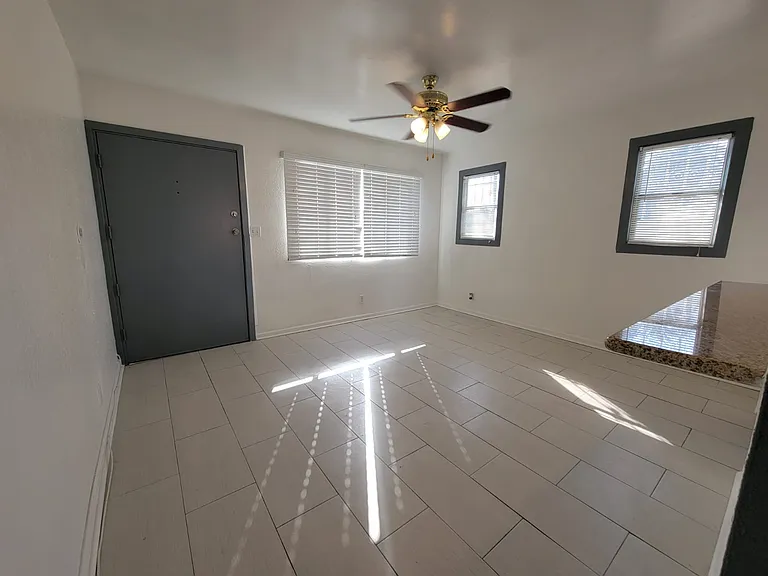 1315 W 101st St #1 — Photo 15