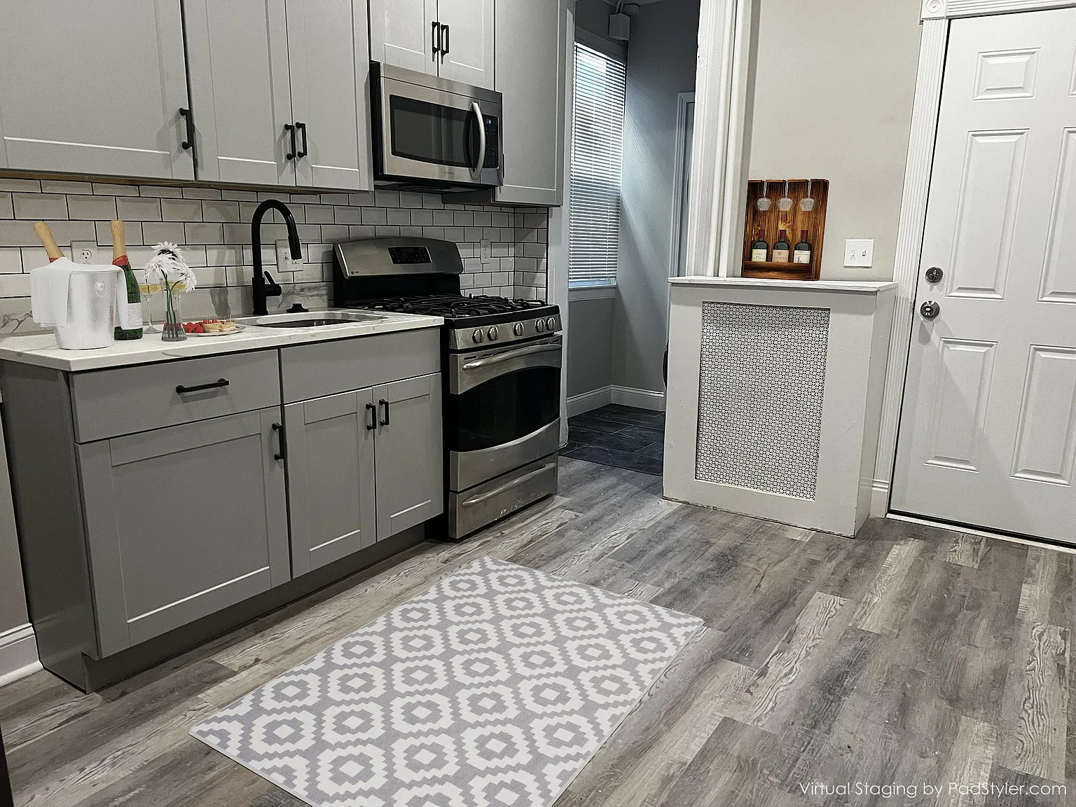 3529 Roland Ave — Photo 2