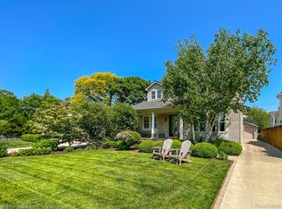 195 E Southlawn Blvd, Birmingham, MI 48009