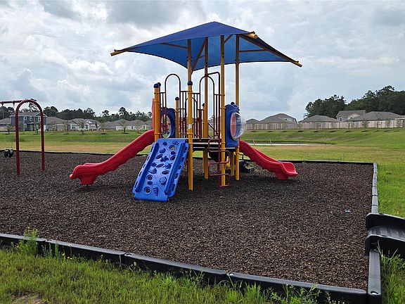 3rd image of 10481 Sugar Mill Dr