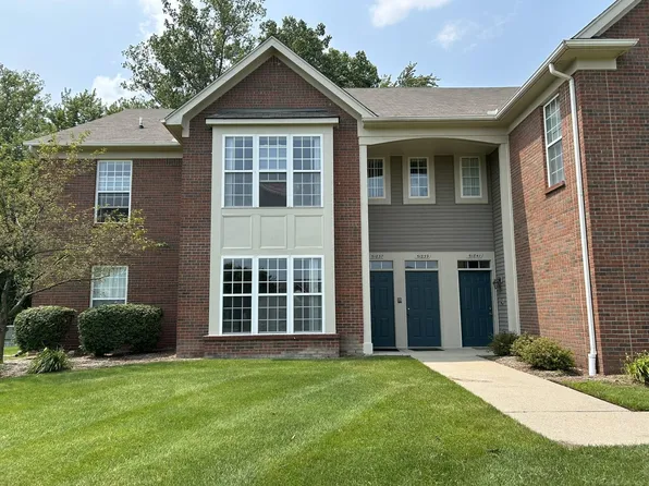 51837 Adler Park Dr E #84, New Baltimore, MI 48051