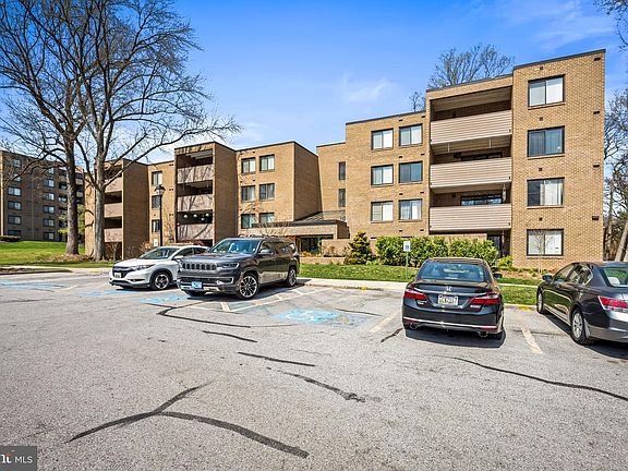 2nd image of 4 Candlemaker Ct APT 306
