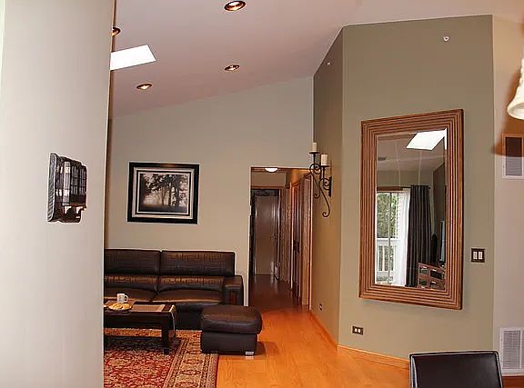 4th image of 1417 Crane St #14084