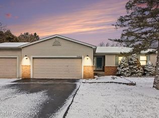 32468 W Ten Mile Rd, Farmington Hills, MI 48336