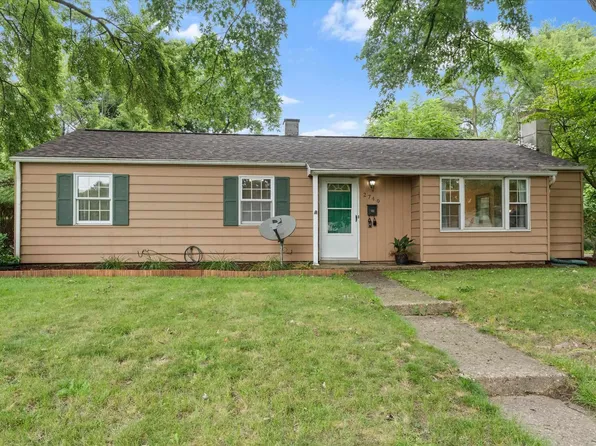 2740 Southeast Dr, South Bend, IN 46614