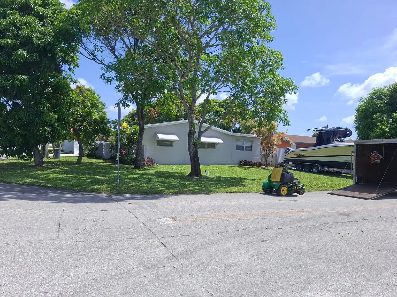 4 bed, 1776 sqft, $3,400 — Photo 2