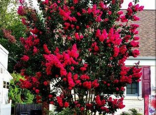 32 Larkspur Ave, Merrick, NY 11566