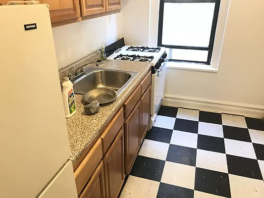 Rented by Zuz Realty | media 58