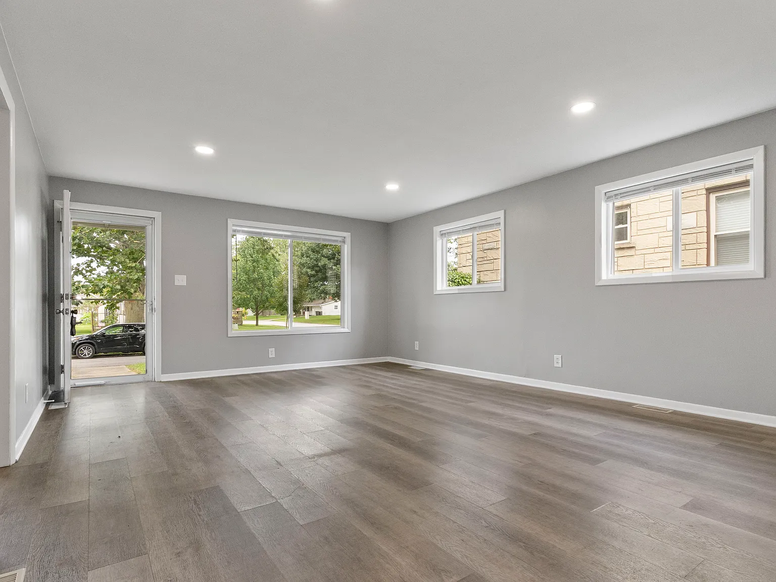 2730 Glenwood Ave — Photo 3