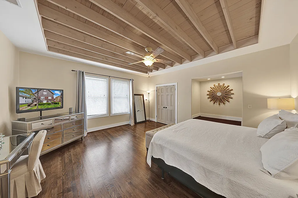 2 bed, 2.5 bath, 1450 sqft, $2,199 — Photo 4