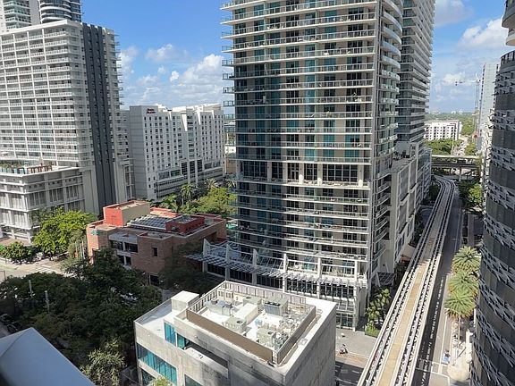 4th image of 1050 Brickell Ave