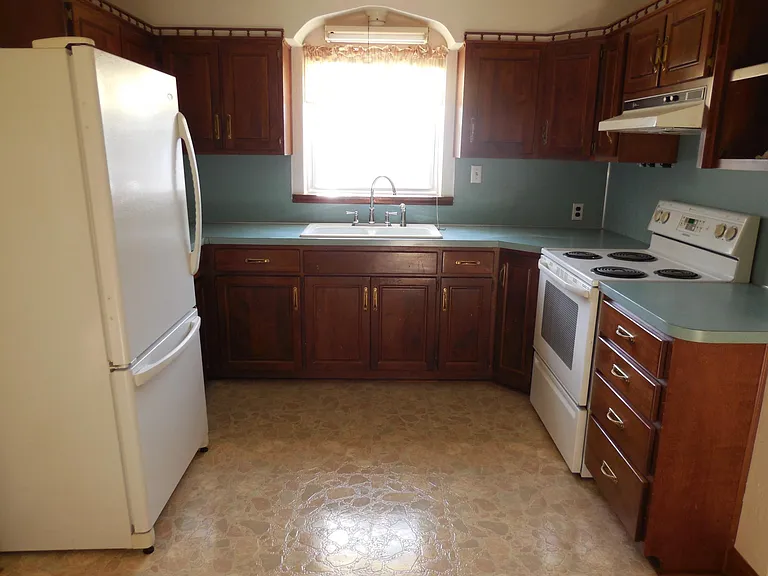 1423 Old Ford Rd — Photo 5